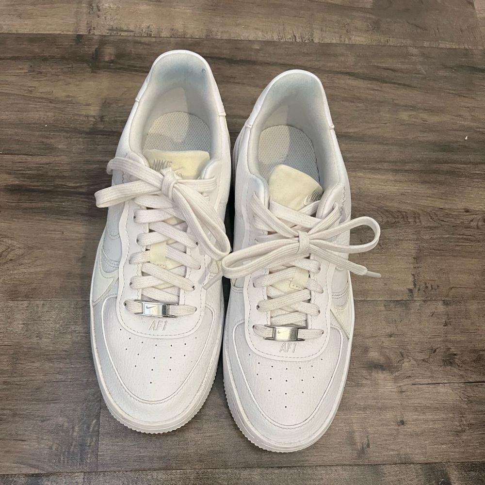 Women’s Nike Air Force One size 7.5
